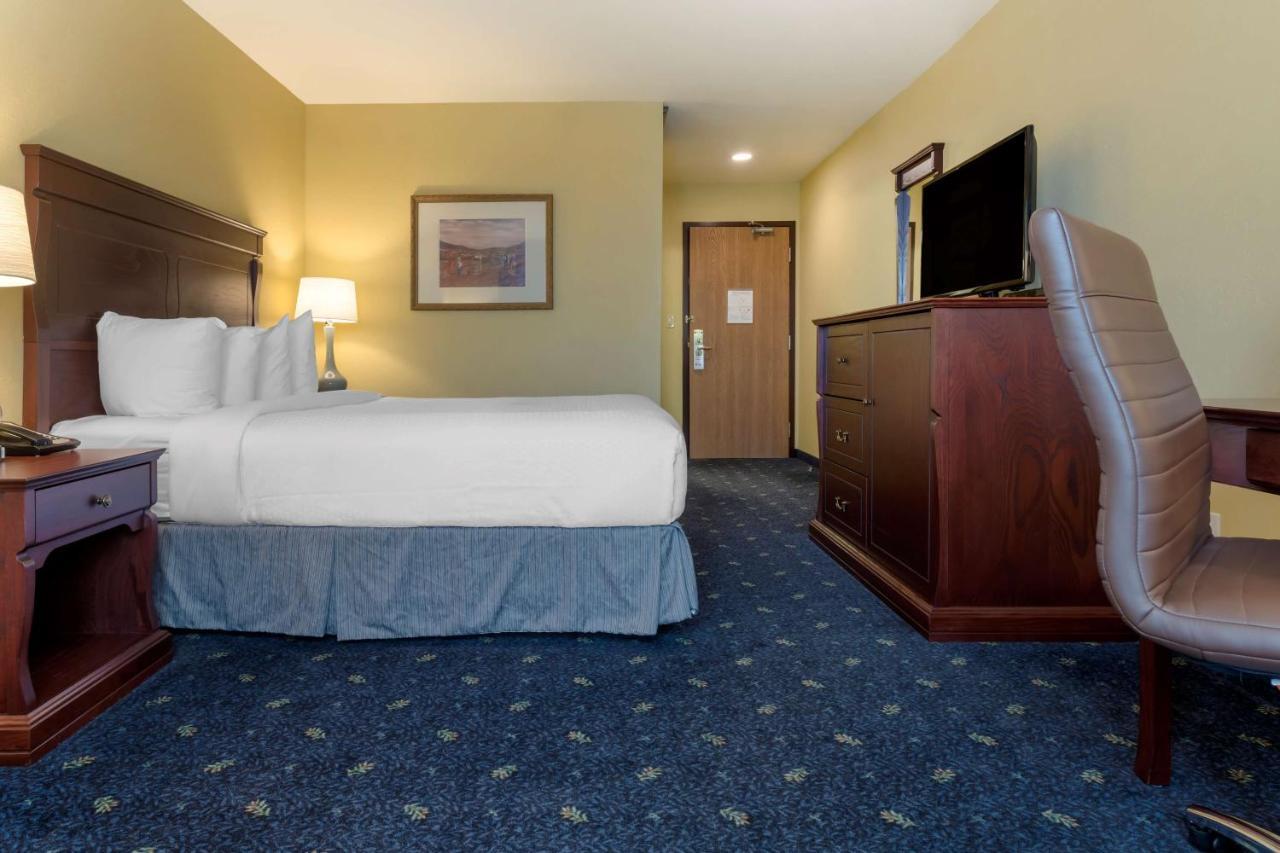 Best Western Plus Grand-Sault Hotel & Suites Экстерьер фото