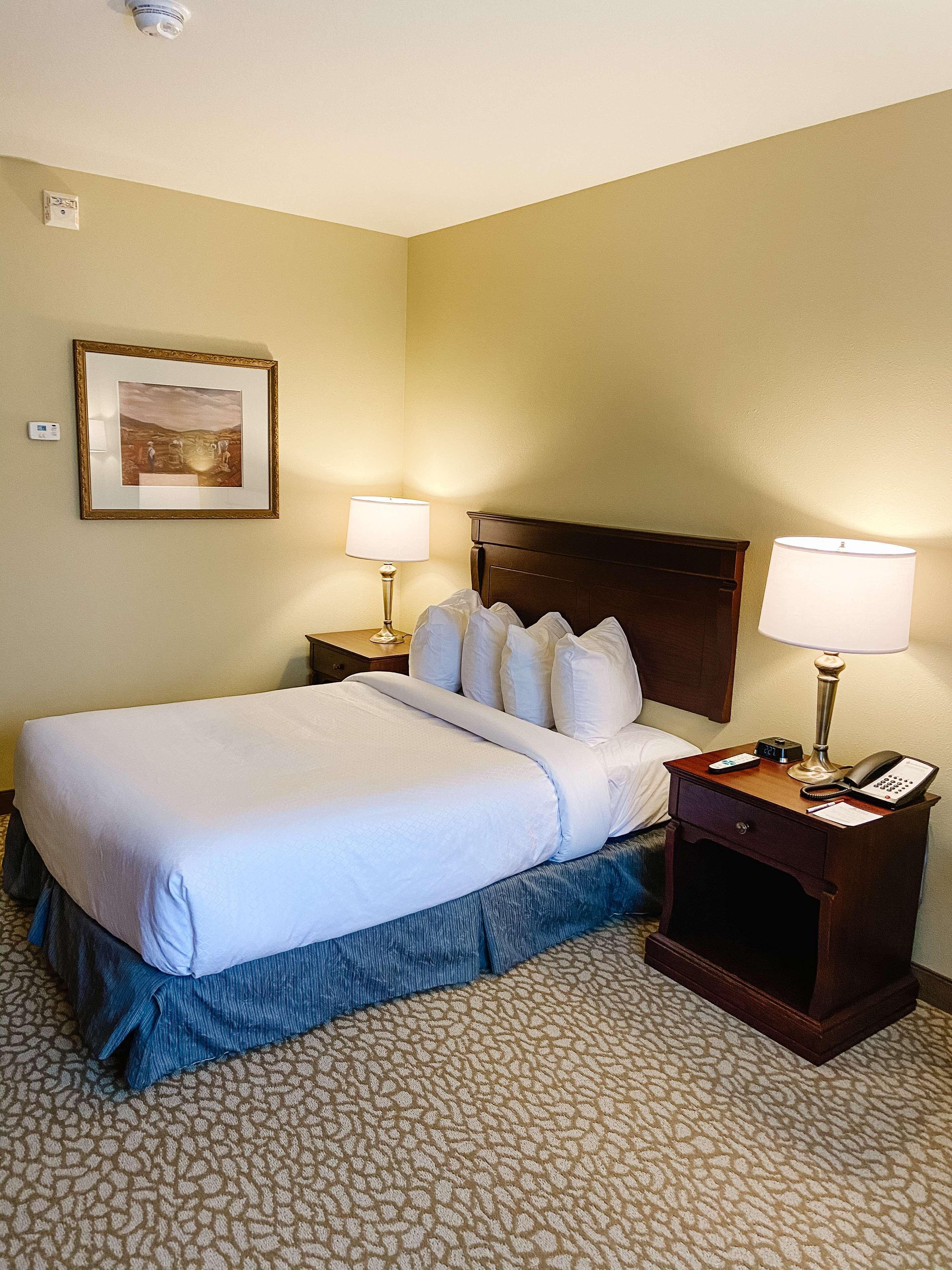 Best Western Plus Grand-Sault Hotel & Suites Экстерьер фото