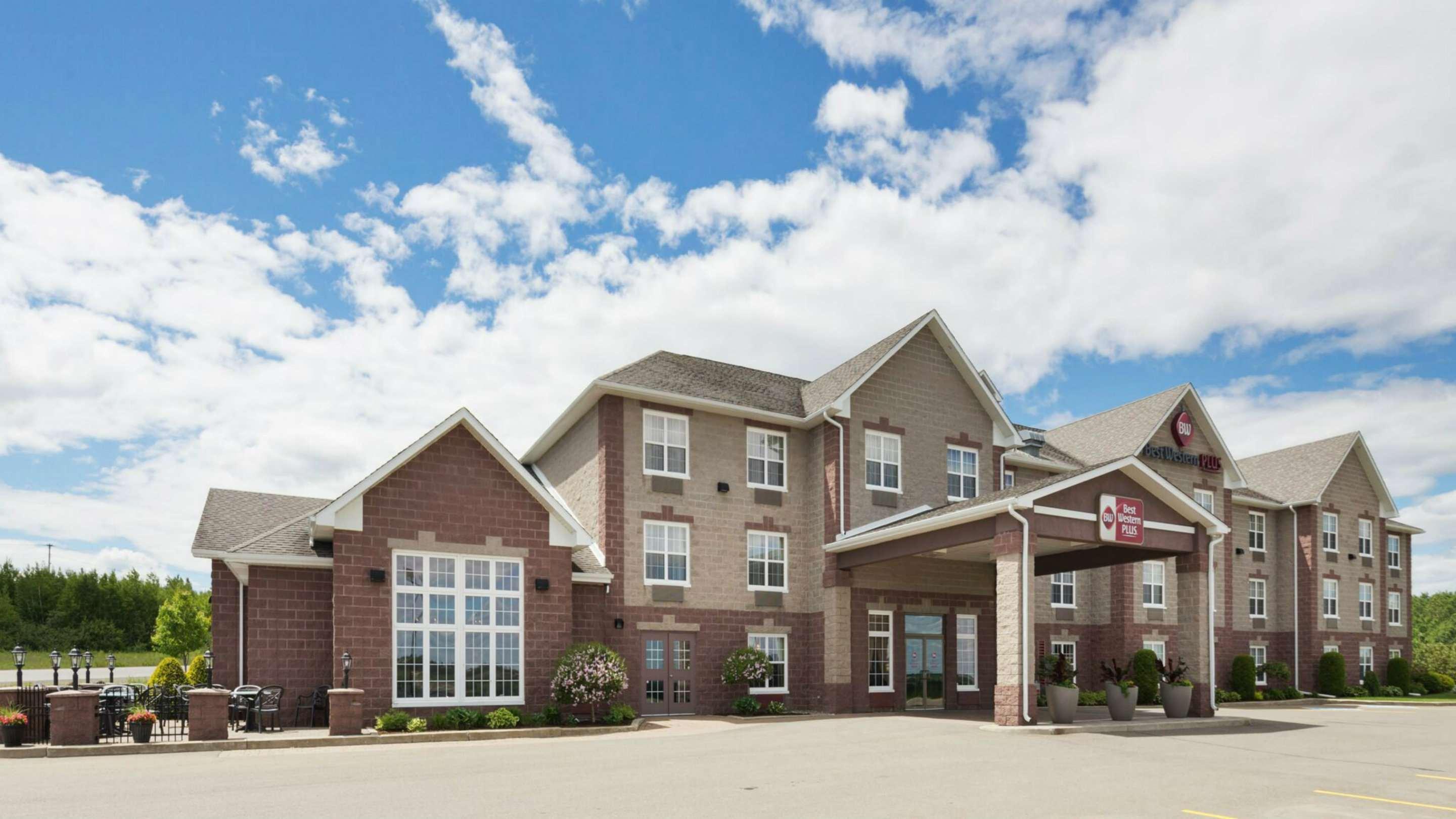 Best Western Plus Grand-Sault Hotel & Suites Экстерьер фото